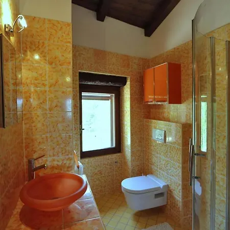 Oriente Villa Perticara